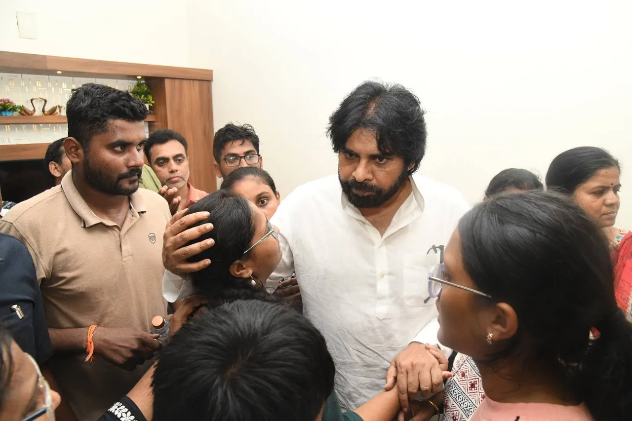 Pahalgam Terror Attack: ఈ దారుణాన్ని దేశం మరిచిపోదు.. పవన్ భావోద్వేగం-PHOTOS