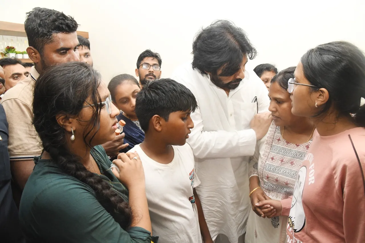 Pahalgam Terror Attack: ఈ దారుణాన్ని దేశం మరిచిపోదు.. పవన్ భావోద్వేగం-PHOTOS