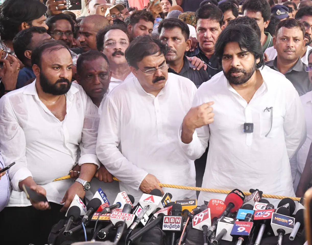 Pahalgam Terror Attack: ఈ దారుణాన్ని దేశం మరిచిపోదు.. పవన్ భావోద్వేగం-PHOTOS