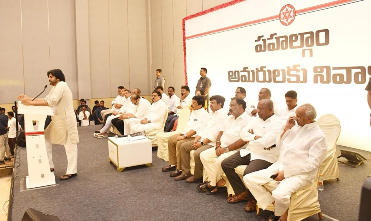 పహల్గామ్ అమరులకు డిప్యూటీ సీఎం పవన్ ఘన నివాళి-PHOTOS