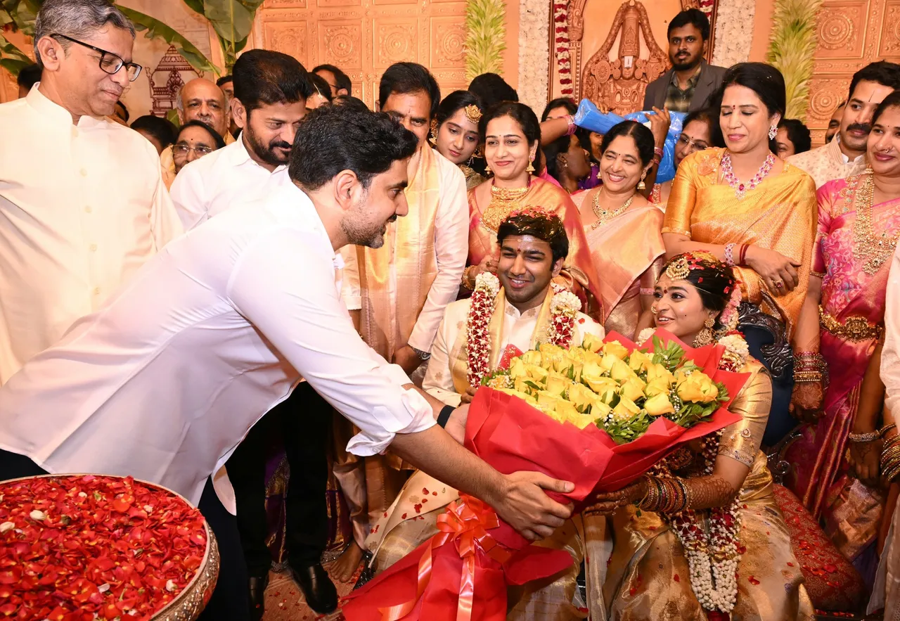 ఏపీలో సీఎం రేవంత్ కు ఘన స్వాగతం.. మంత్రి లోకేష్ తో  కలిసి వివాహ వేడుకకు - PHOTOS