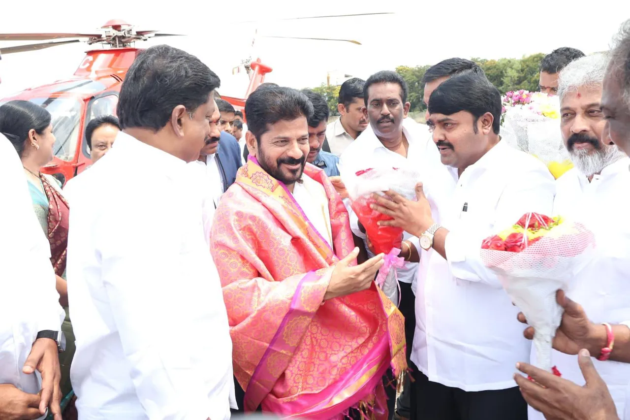ఏపీలో సీఎం రేవంత్ కు ఘన స్వాగతం.. మంత్రి లోకేష్ తో  కలిసి వివాహ వేడుకకు - PHOTOS