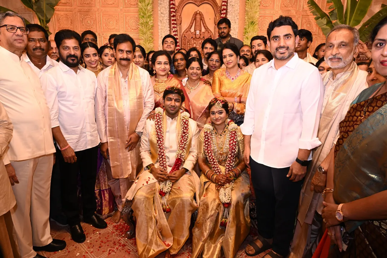 ఏపీలో సీఎం రేవంత్ కు ఘన స్వాగతం.. మంత్రి లోకేష్ తో  కలిసి వివాహ వేడుకకు - PHOTOS