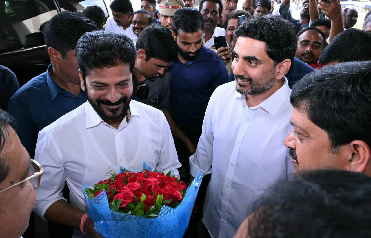 ఏపీలో సీఎం రేవంత్ కు ఘన స్వాగతం.. మంత్రి లోకేష్ తో  కలిసి వివాహ వేడుకకు - PHOTOS
