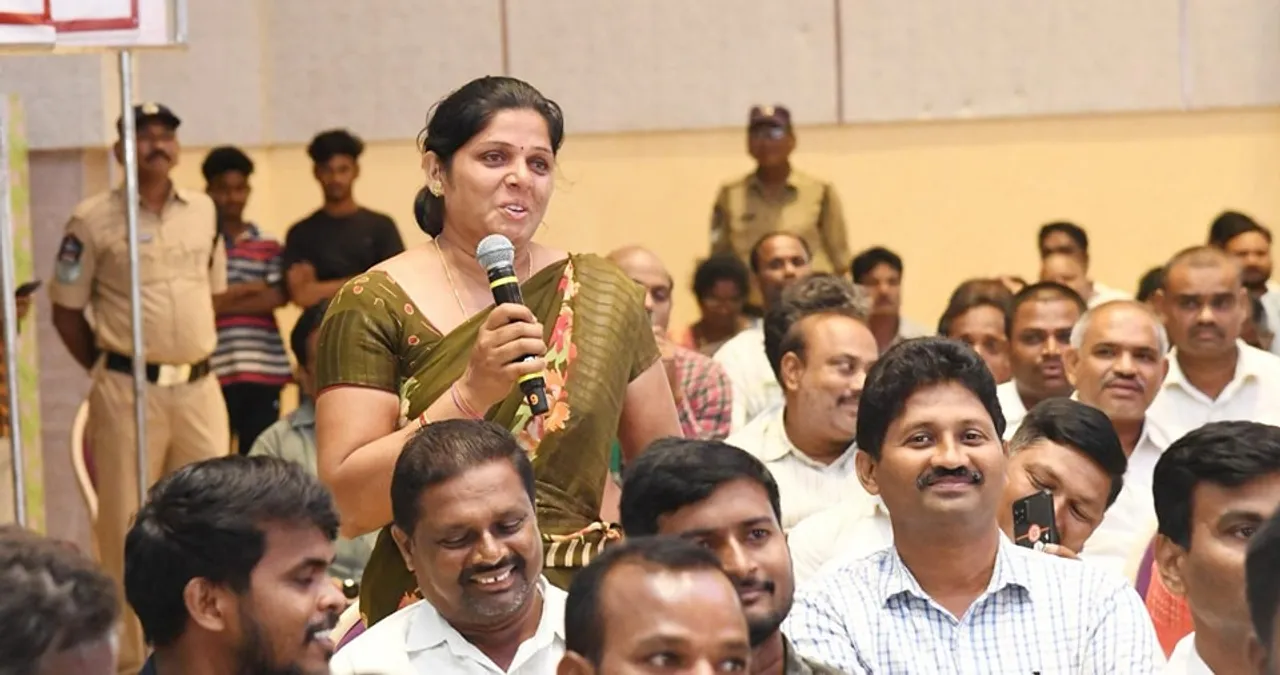 కార్మికులతో కలిసి పవన్ మేడే వేడుకలు-PHOTOS