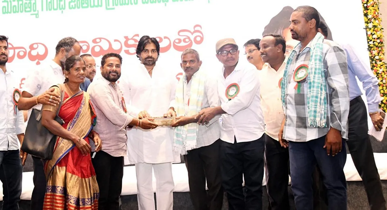 కార్మికులతో కలిసి పవన్ మేడే వేడుకలు-PHOTOS