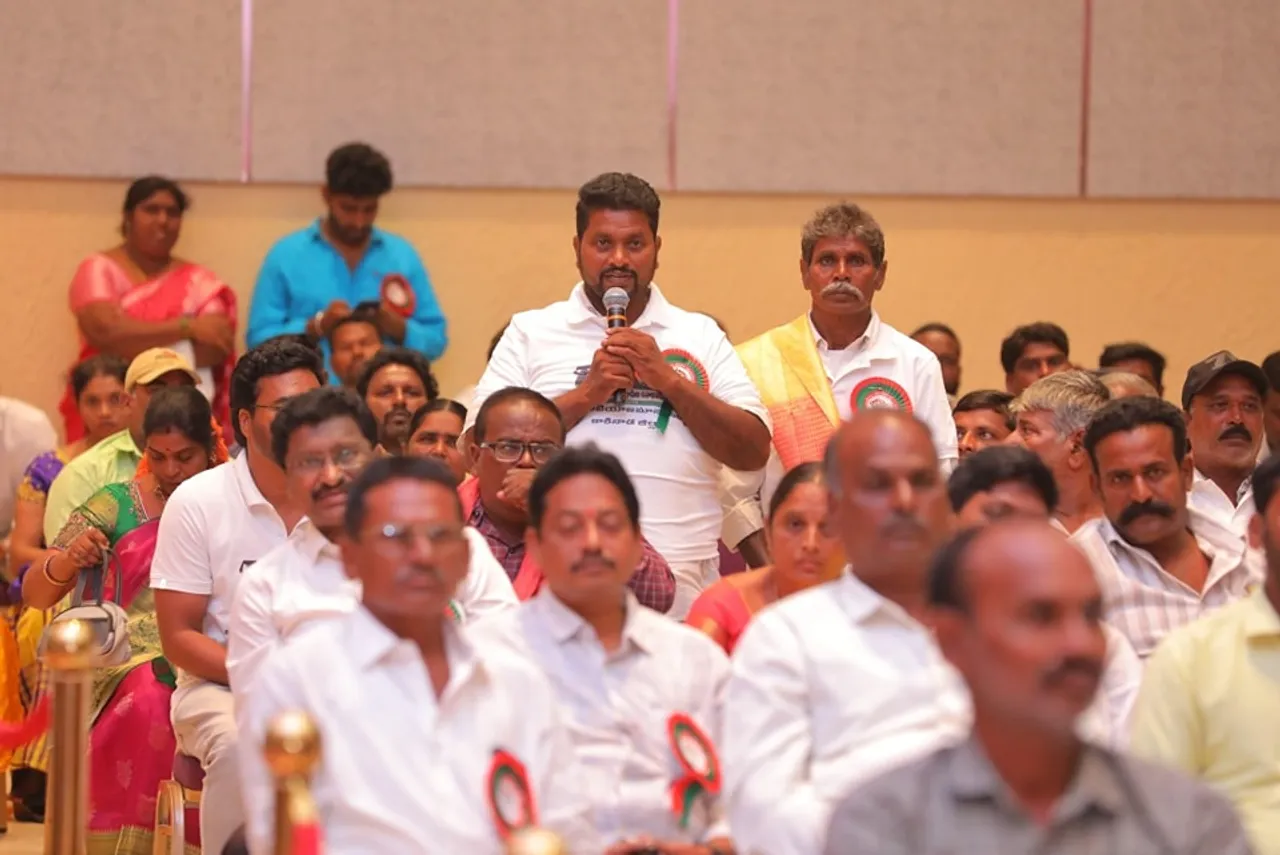 కార్మికులతో కలిసి పవన్ మేడే వేడుకలు-PHOTOS