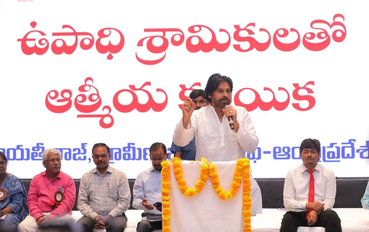 కార్మికులతో కలిసి పవన్ మేడే వేడుకలు-PHOTOS