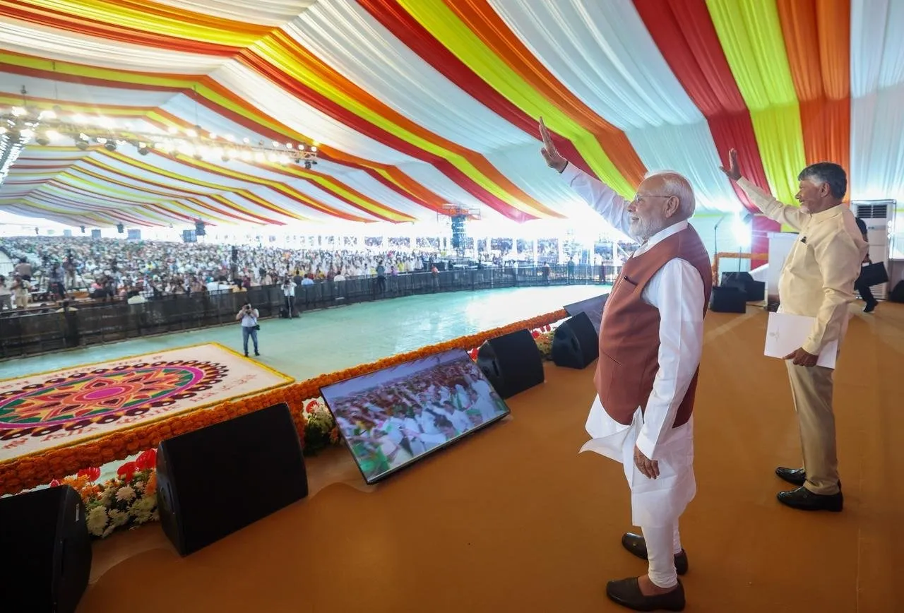 modi chandrababu pawan kalyan amaravathi14