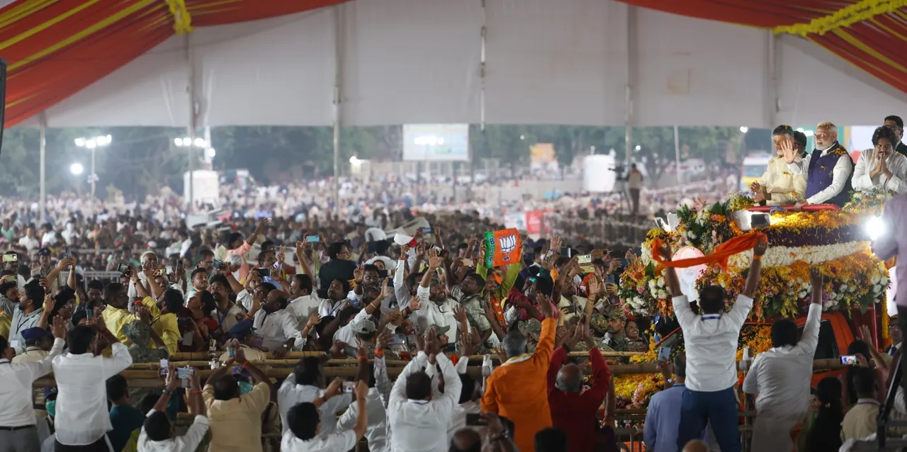 modi chandrababu pawan kalyan amaravathi7