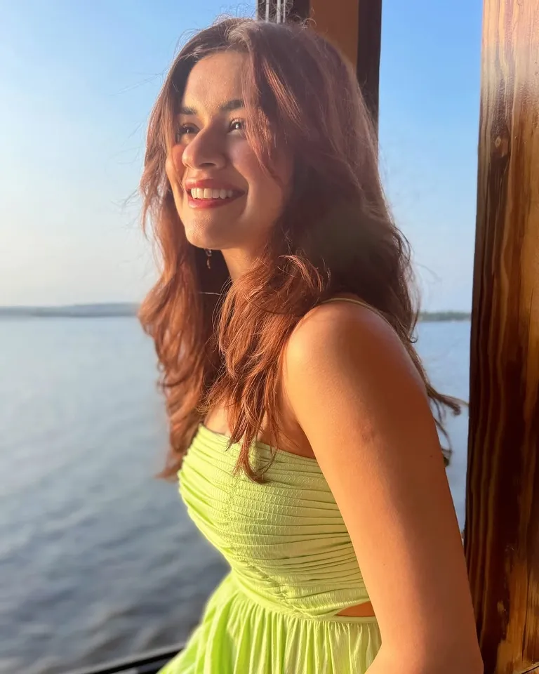 Avneet Kaur: గ్రీన్ డ్రెస్‌లో అవ్‌నీత్ కౌర్ అందాలు.. క్యూట్ లుక్స్‌తో పిచ్చెక్కిస్తుందిగా!