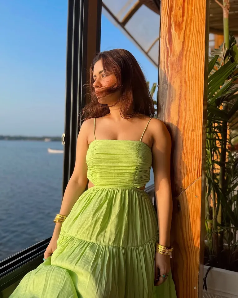 Avneet Kaur: గ్రీన్ డ్రెస్‌లో అవ్‌నీత్ కౌర్ అందాలు.. క్యూట్ లుక్స్‌తో పిచ్చెక్కిస్తుందిగా!