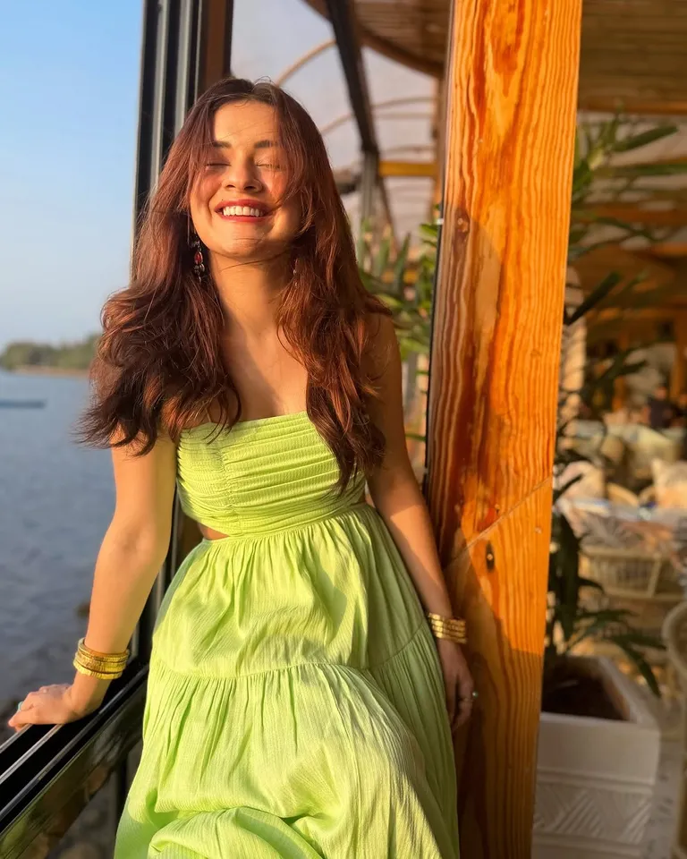 Avneet Kaur: గ్రీన్ డ్రెస్‌లో అవ్‌నీత్ కౌర్ అందాలు.. క్యూట్ లుక్స్‌తో పిచ్చెక్కిస్తుందిగా!