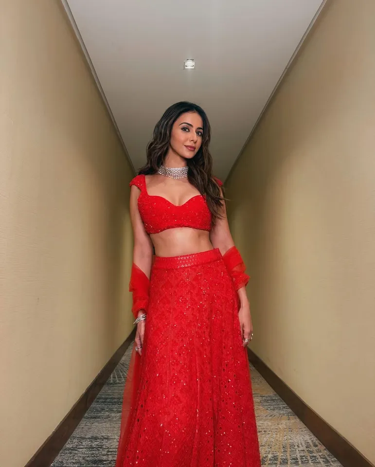 rakul in red fifth pic