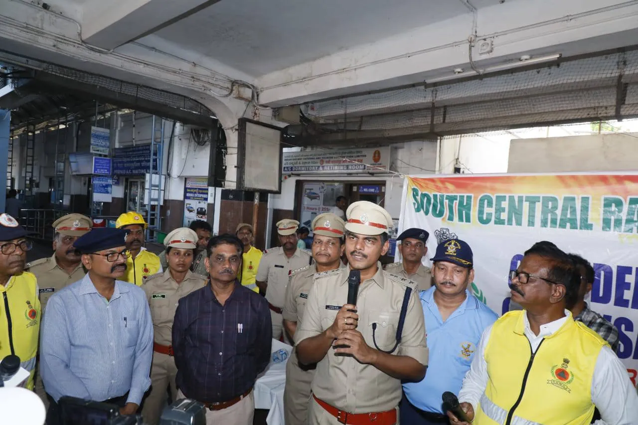 Operation Sindoor: కాచిగూడ రైల్వే స్టేషన్లో మాక్ డ్రిల్-PHOTOS
