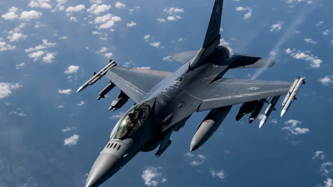 Indian Army Destroyes Pak Fighter Jets