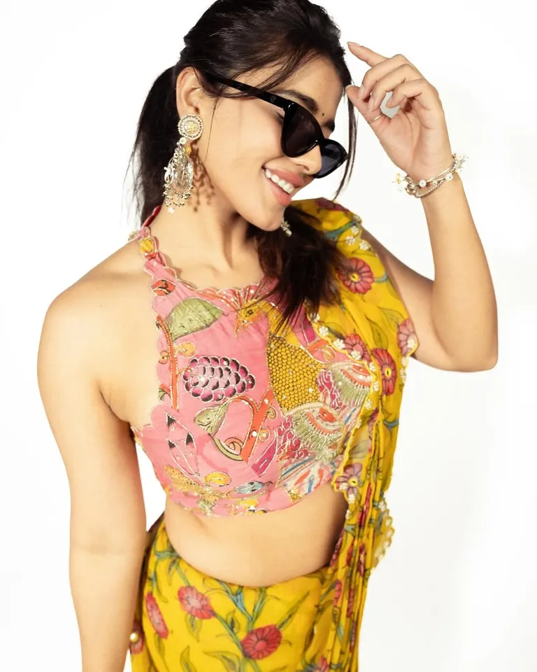 Ketika crazy looks second pic