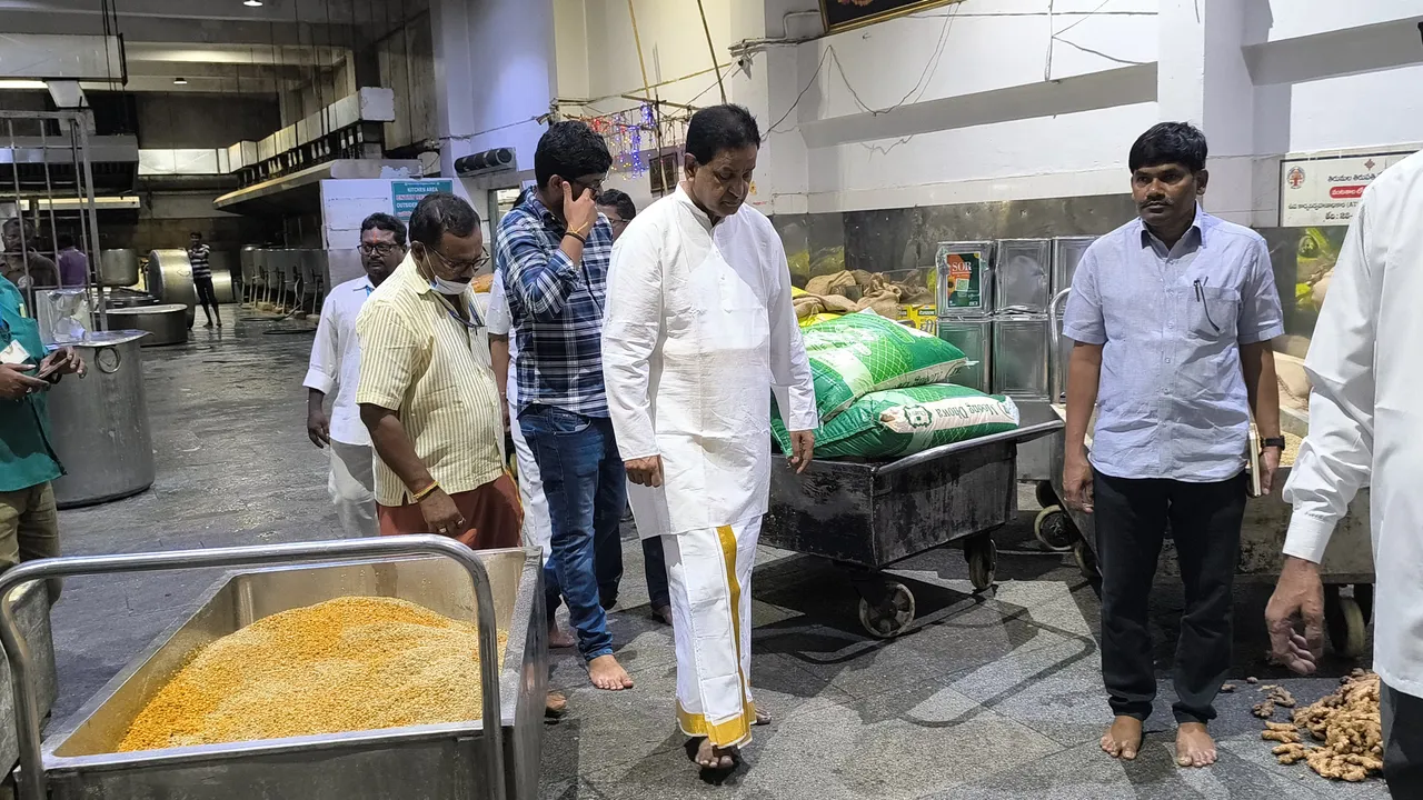 తిరుమలలో TTD చైర్మన్ తనిఖీలు