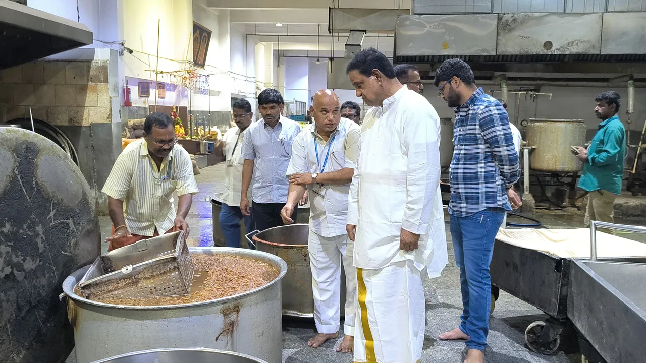 తిరుమలలో TTD చైర్మన్ తనిఖీలు
