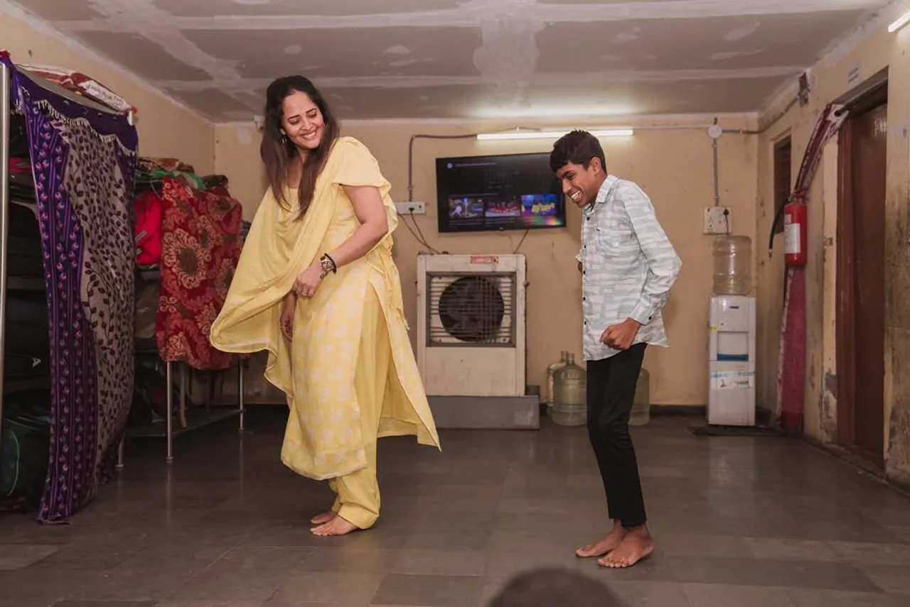 anchor anasuya birthday celebrations 6th