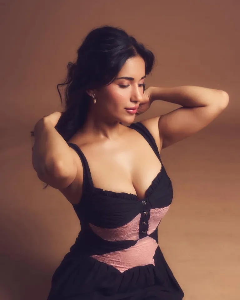 Ruhani Sharma black dress 3rd pic