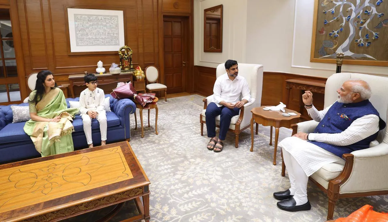 Nara Lokesh-Modi: మోదీని కలిసిన నారా లోకేష్ ఫ్యామిలీ-PHOTOS