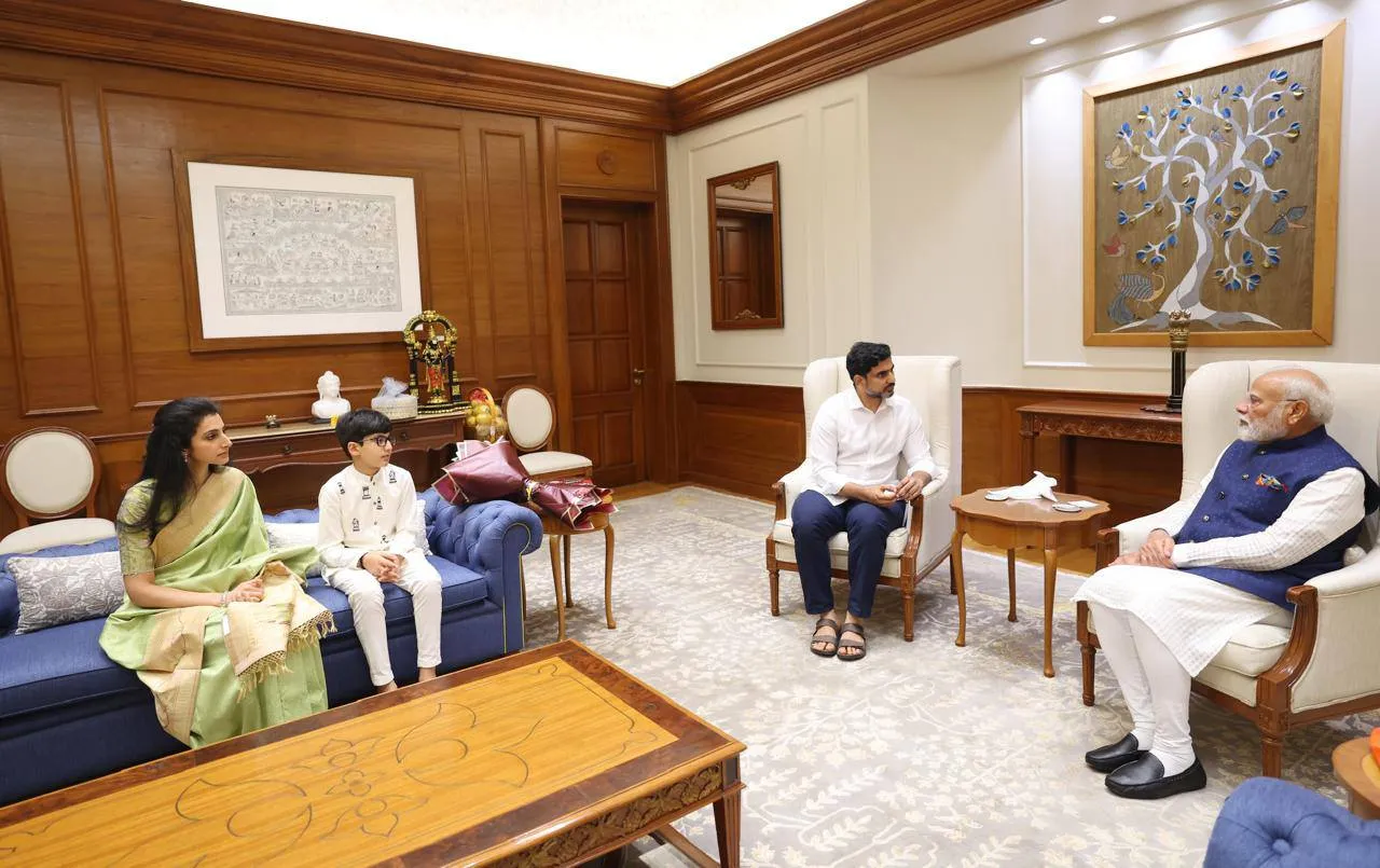 Nara Lokesh-Modi: మోదీని కలిసిన నారా లోకేష్ ఫ్యామిలీ-PHOTOS
