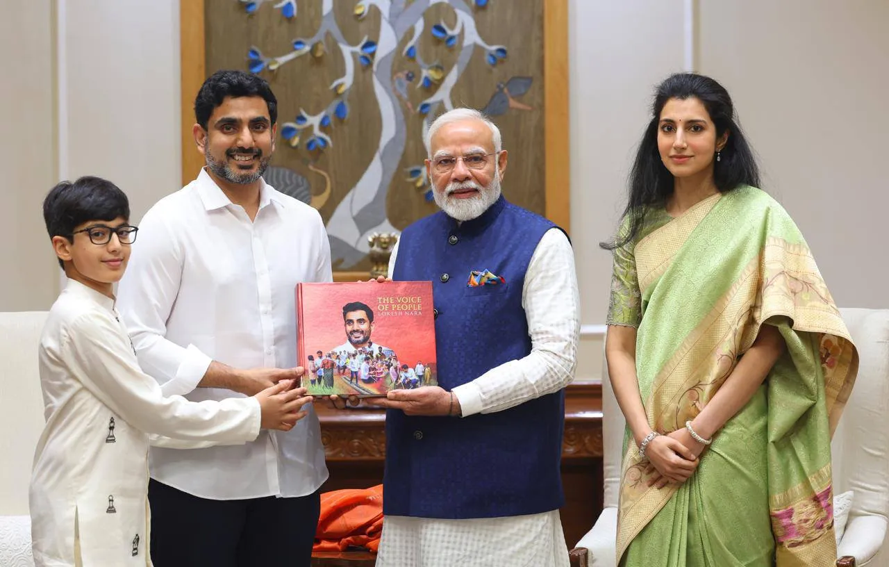 Nara Lokesh-Modi: మోదీని కలిసిన నారా లోకేష్ ఫ్యామిలీ-PHOTOS