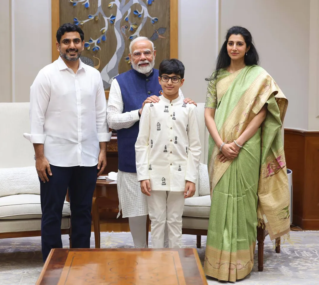 Nara Lokesh-Modi: మోదీని కలిసిన నారా లోకేష్ ఫ్యామిలీ-PHOTOS