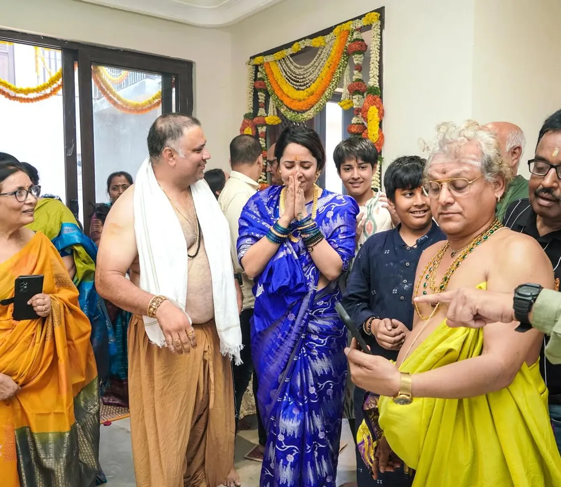 anasuya house warming pic 11th