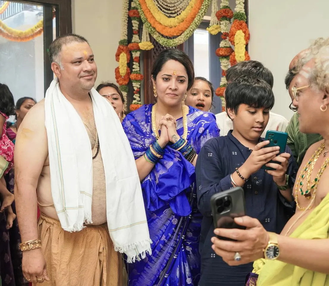 anasuya house warming pic 8th