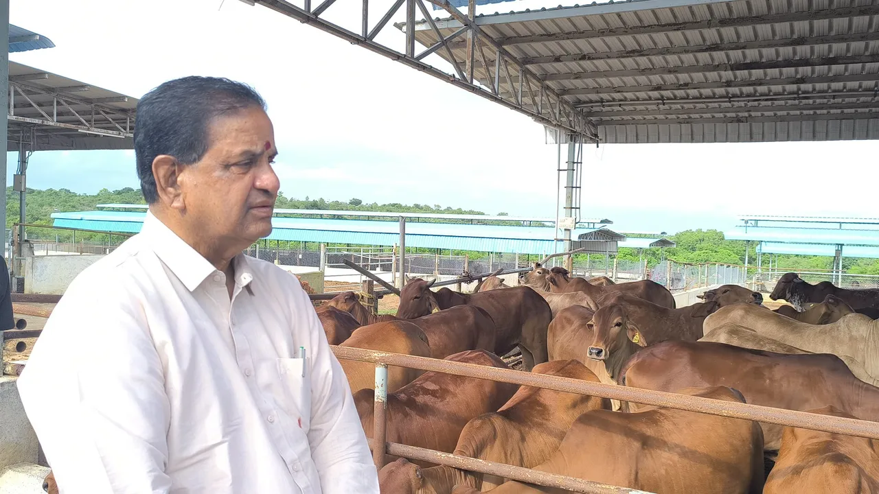 టీటీడీ గోశాలలో బీఆర్ నాయుడు తనిఖీలు-PHOTOS