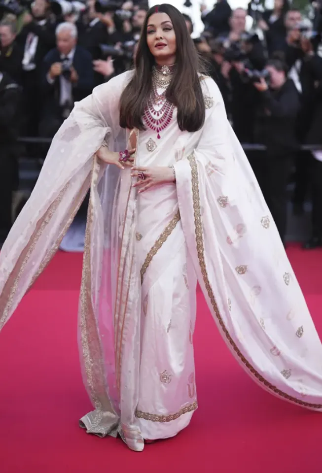 Aishwarya cannes 2025 pic 7th
