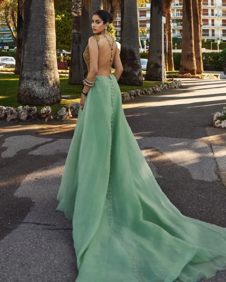janhvi kapoor cannes 202 6th pic