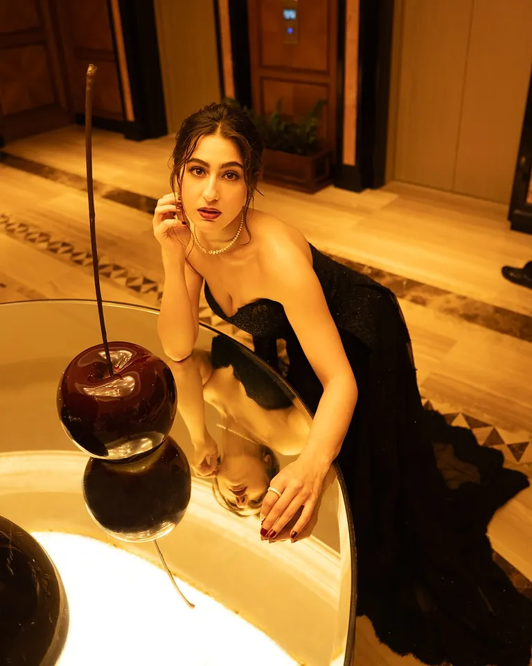 Sara Ali khan  photos second pic