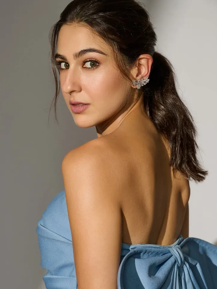 Sara Ali khan  photos sixth pic