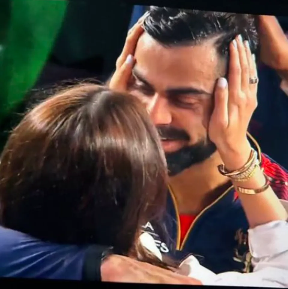 RCB WINNING 15TH PIC