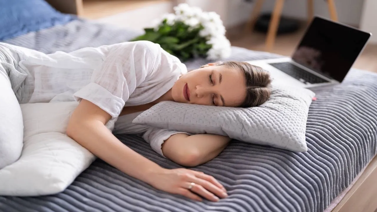 Sleeping with a pillow