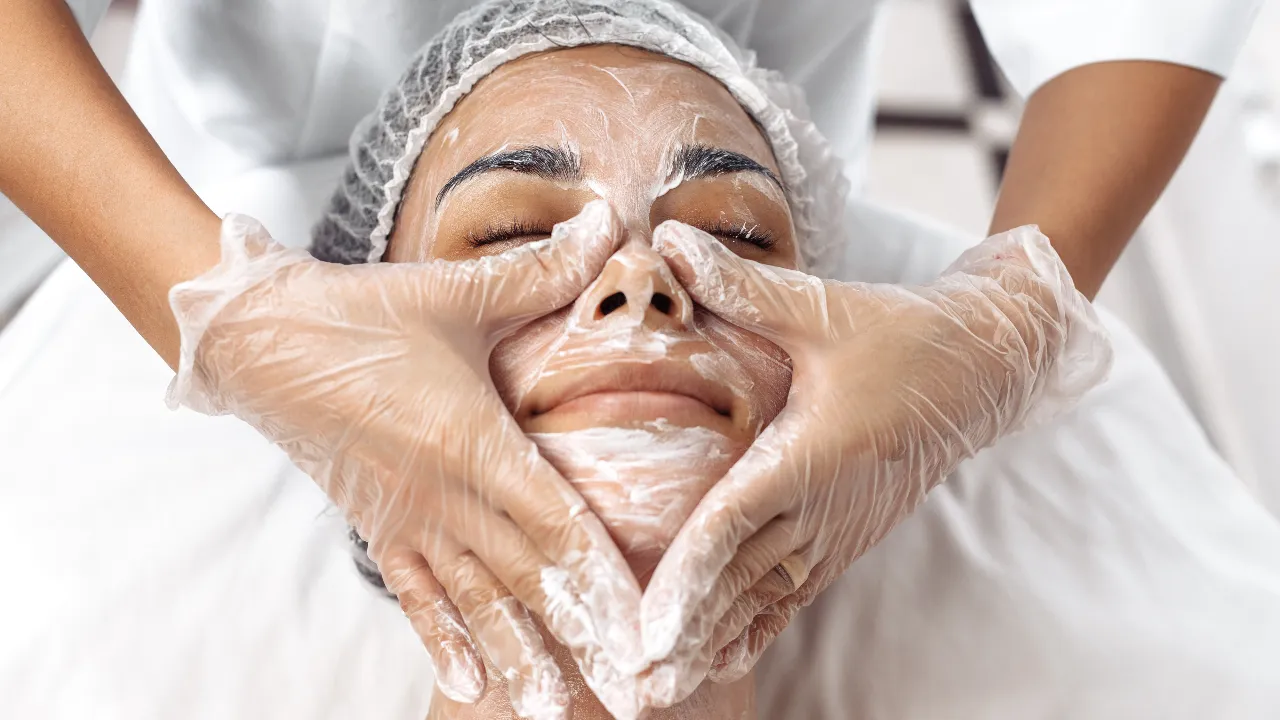 Facial Scrubs: 