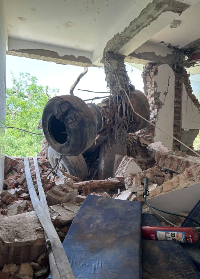 Ahmedabad Plane Crash visulas 15th pic