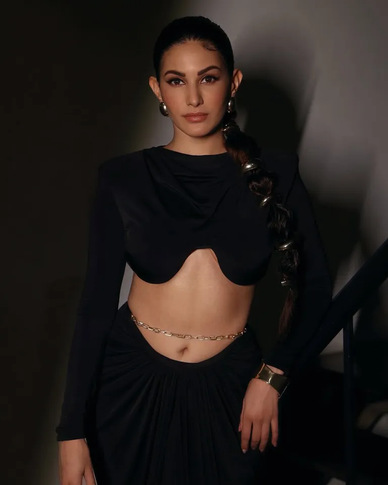 Amyra Dastur pic one