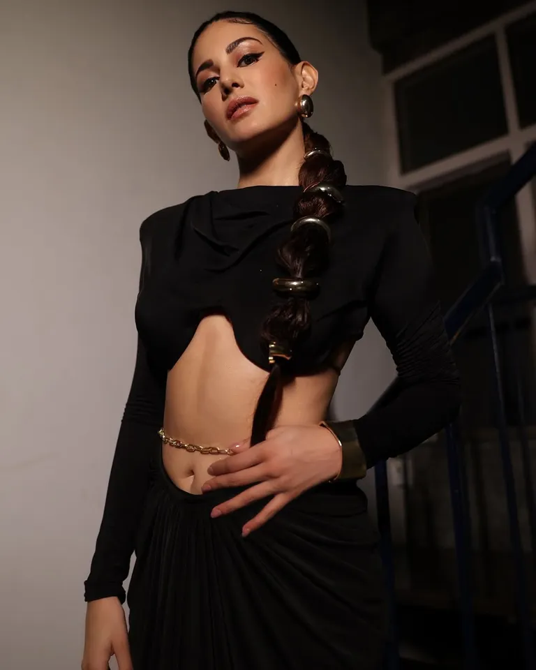 Amyra Dastur pic two