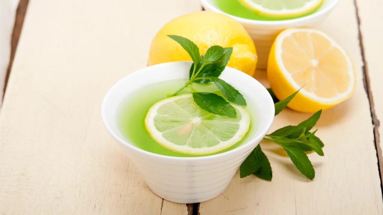 green tea with lemon