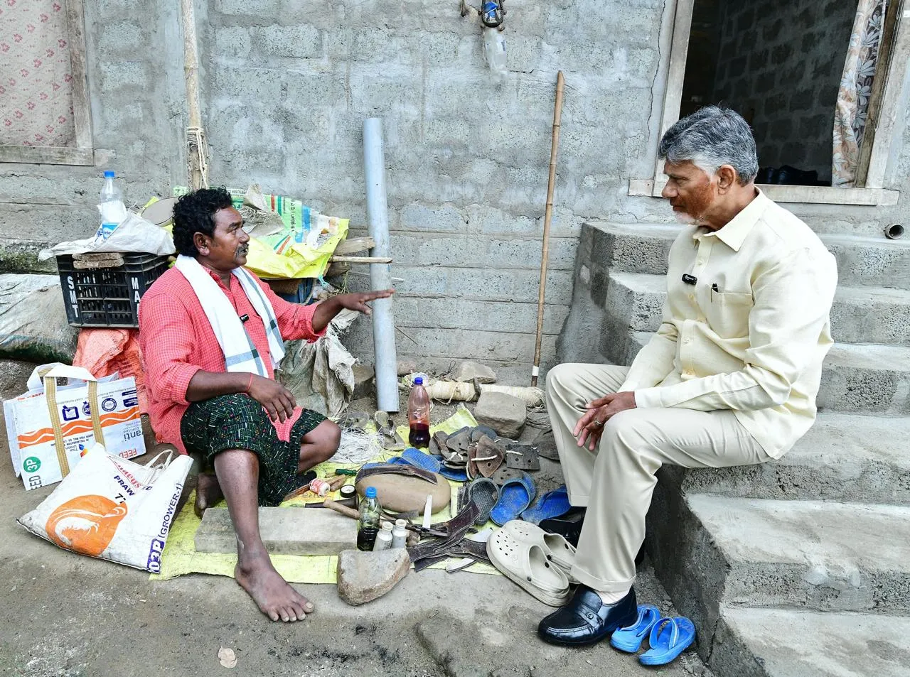 cm Chandrababu naidu Kovvur visit pic six