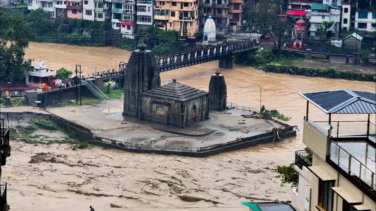 himachal-pradesh-floods