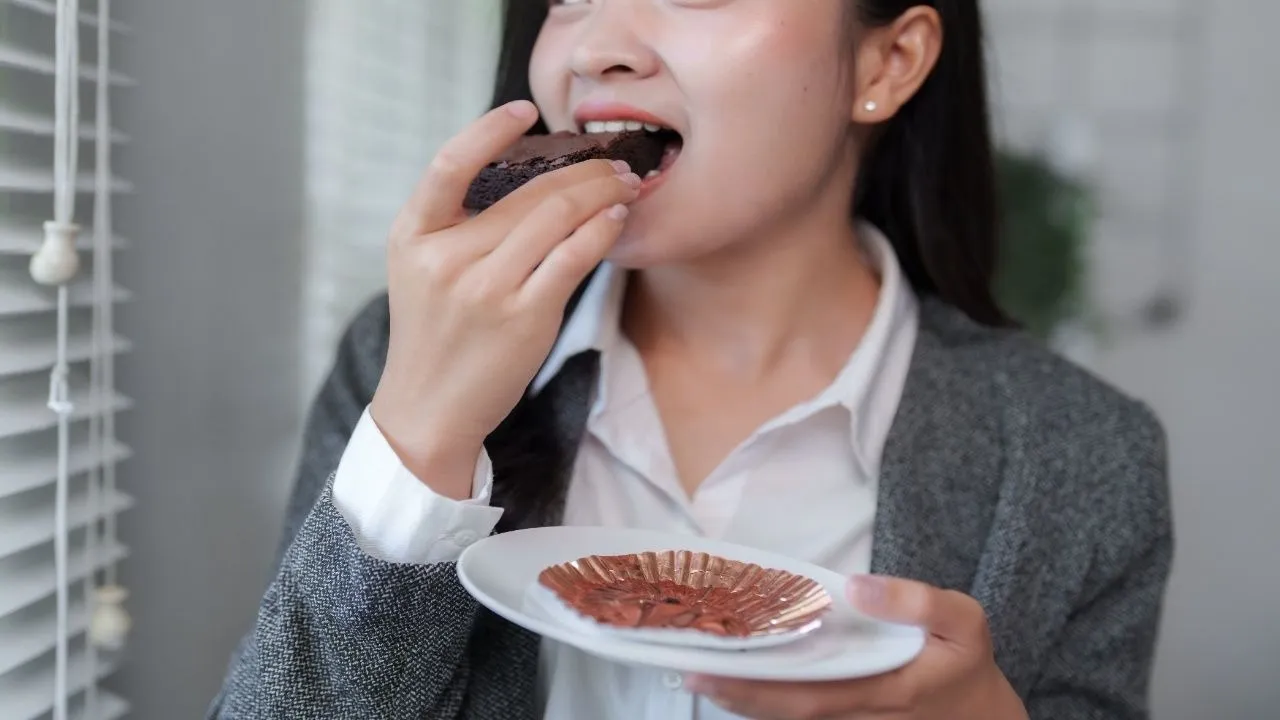 Sweets immediately after eating