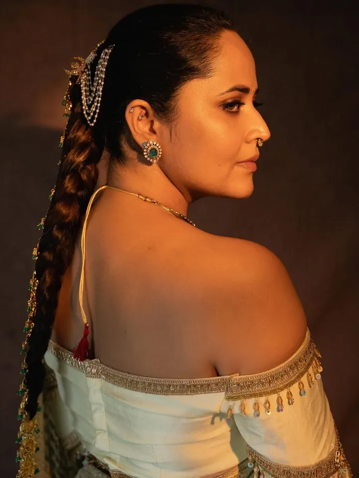anchor anasuya traditional look pic eight
