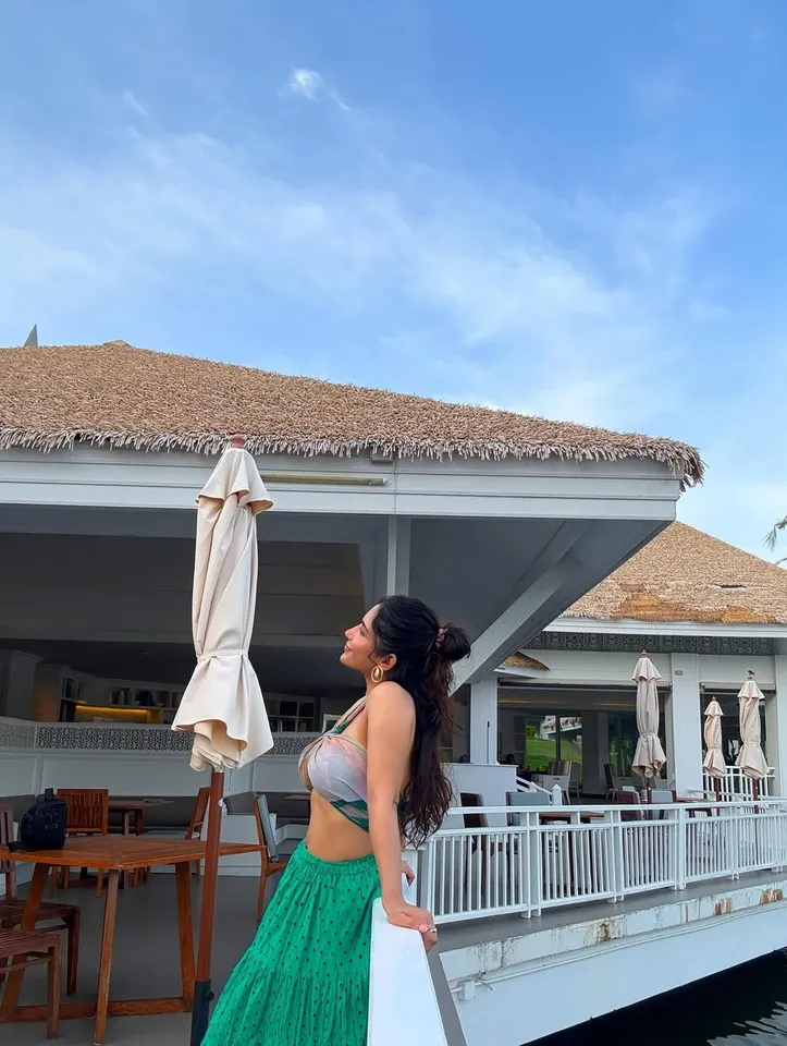 Ruhani Sharma vacation pic four
