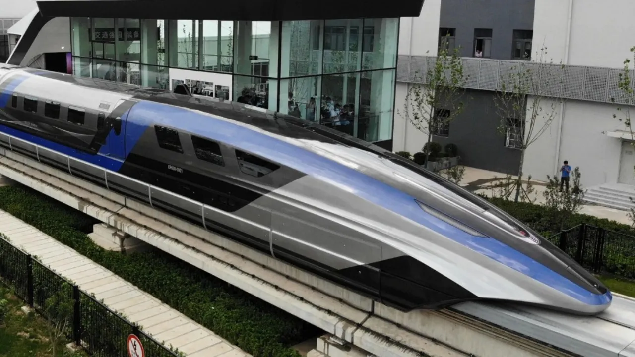 high-speed maglev train in China
