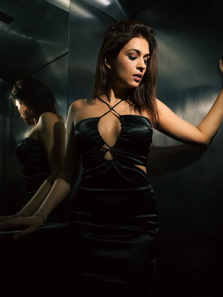 Shraddha Das in black pic seven